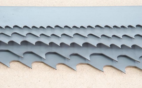 唐山带锯床上的钢丝刷，对于带锯条的重要性